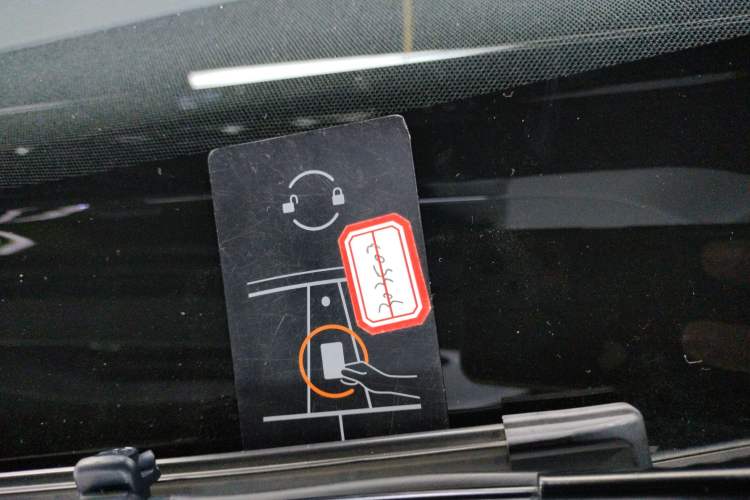 Used Tesla Model Y 2022 Long-Range All-Wheel-Drive Version Vehicle Key