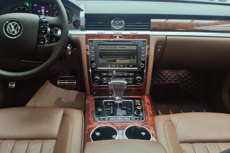 Used Volkswagen Phaeton 2014 3.0L Business Model Audio And AC Panel