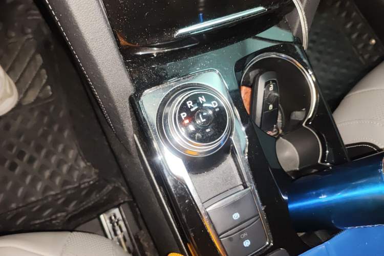 Used Ford Escape 2020 EcoBoost 245 Two-Wheel-Drive Titanium Edition
