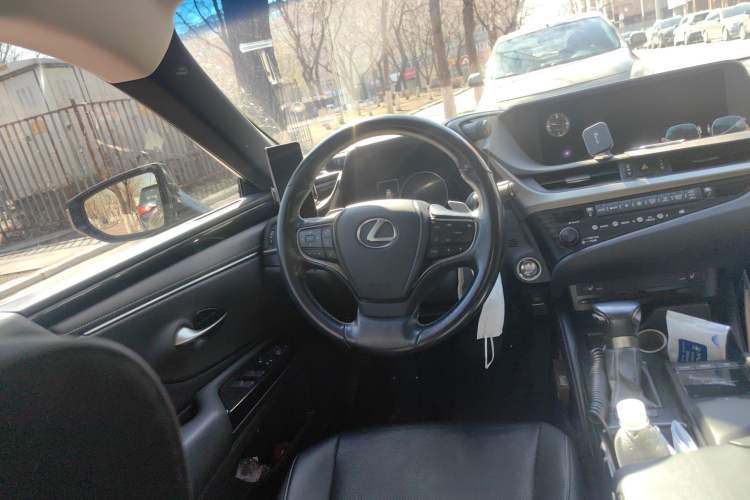 Used Lexus ES 2020 200 Excellence Edition
