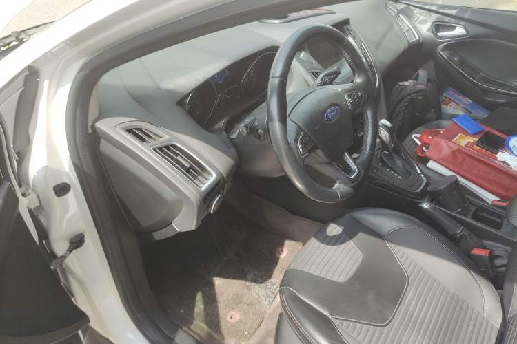 Used Ford Focus 2015 Sedan EcoBoost 180 Automatic Elite Model Driver Seat