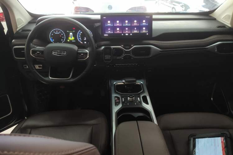 Used Geely Auto Haoyue 2022 1.8TD DCT Luxury 7-Seater Center Console