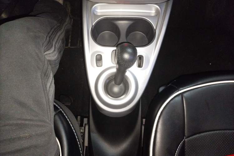 Used smart forfour 2016 1.0L 52 kW Passion Edition Gear Lever