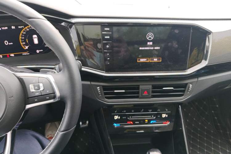 Used Volkswagen Tayron 2022 380TSI Four-Wheel Drive R-Line Connected Version Audio And AC Panel