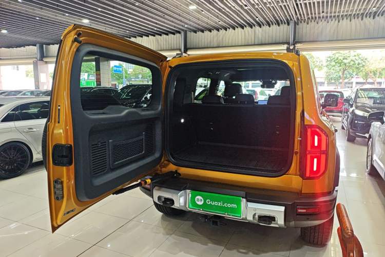 Used Formula Leopard 5 2023 Navigator Edition
