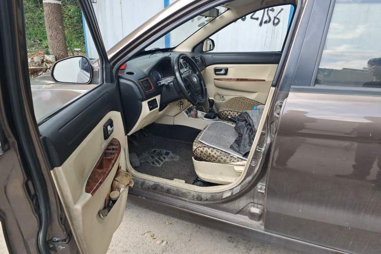 Used Dongfeng Fengon 330 2014 1.3L Manual Utility Version DK13-07 Driver Seat