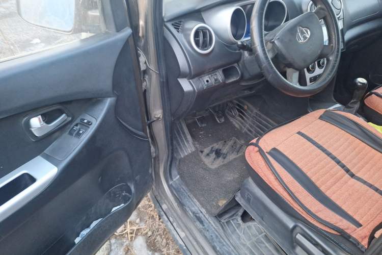 Used CHANGAN KAICHENG Ounuo S 2014 1.5L Base Version