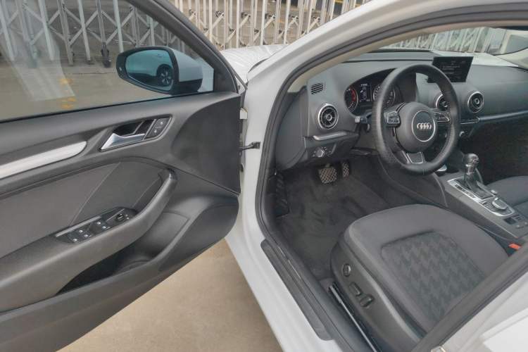 Used Audi A3 2016 Limousine 35 TFSI Prestige Edition
