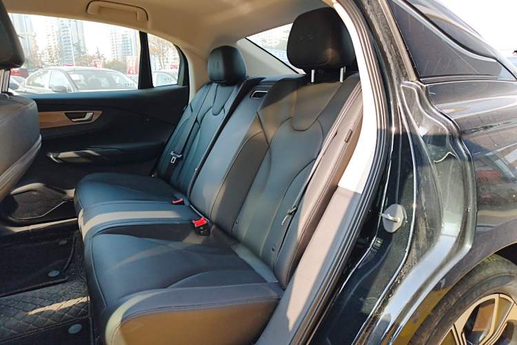 Used Hongqi E-QM5 2023 Revised Version Basic Travel Edition
