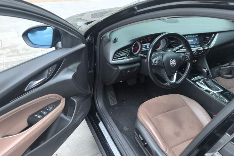 Used Buick Regal 2017 20T Elite Edition Driver Seat