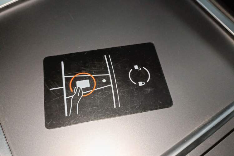 Used Tesla Model Y 2024 Rear-Wheel-Drive Version Interior 1