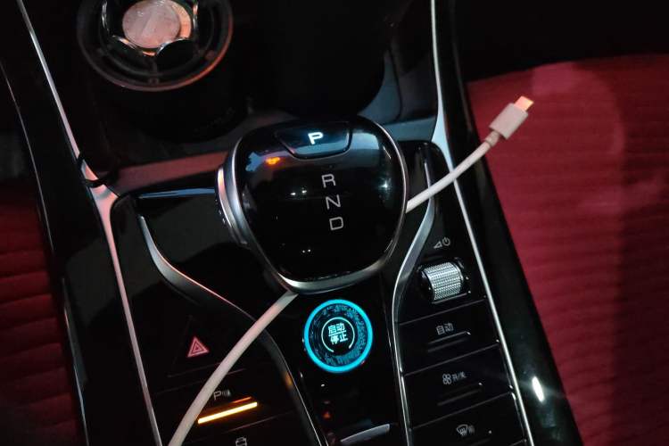 Used BYD Qin PLUS 2023 Champion Edition DM-i 120KM Leading Model Gear Lever