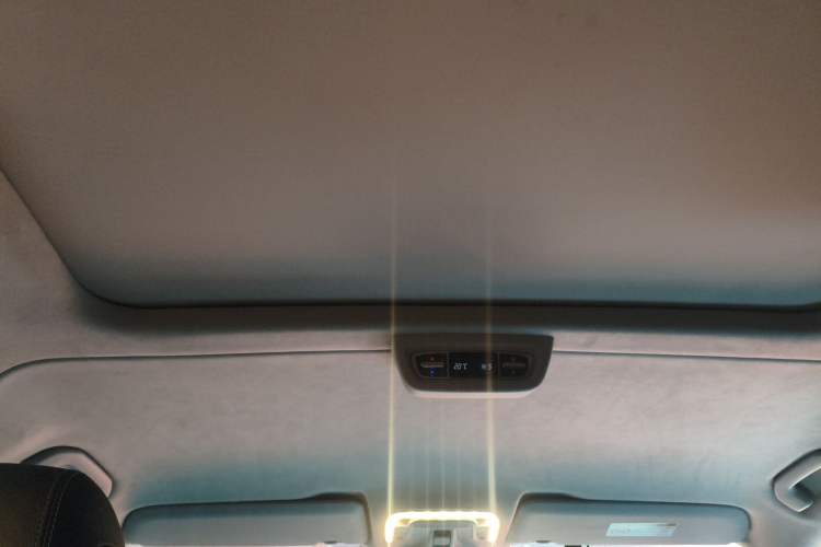 Used Mercedes-Benz V-Class 2021 V 260 L Long-wheelbase Luxury Edition Headliner