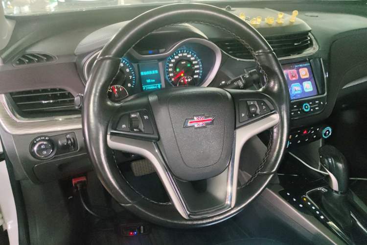 Used Chevrolet Malibu 2017 1.5T Automatic Luxury Edition Steering Wheel