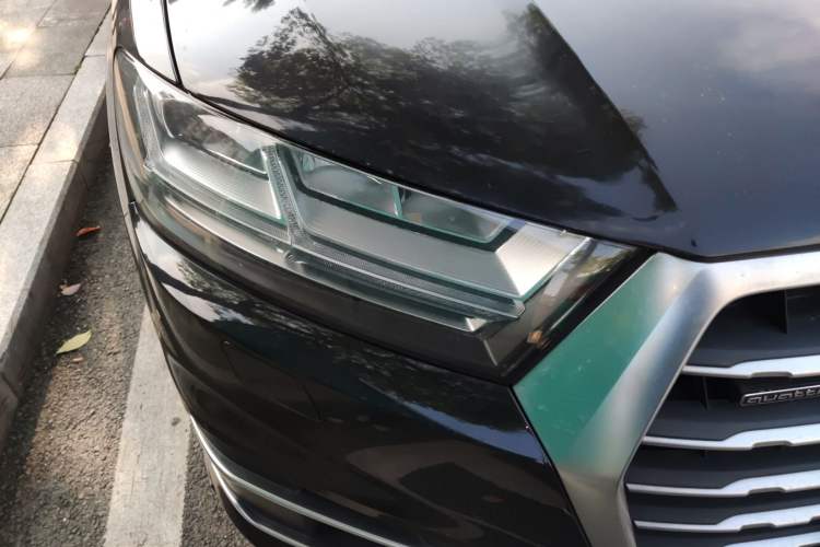 Used Audi Q7 2018 40 TFSI Comfort Model
