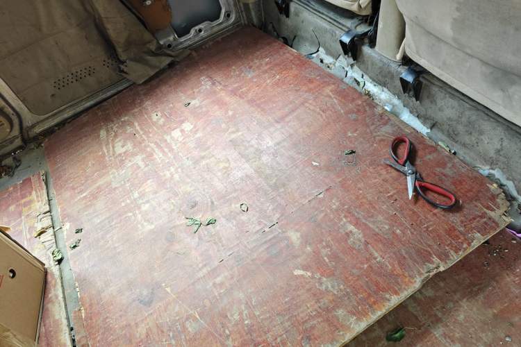 Used Dongfeng Xiaokang C37 2015 1.5L Standard II DK15-06
