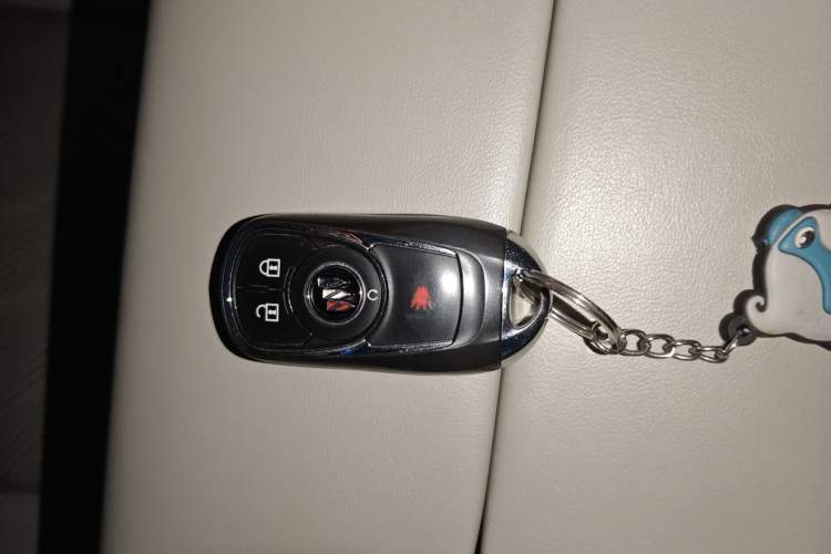 Used Buick GL8 2022 Land Cruiser Executive Class 652T Comfort Model Vehicle Key