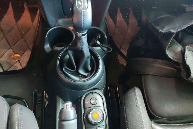 Used MINI 2016 1.5T COOPER Gear Lever