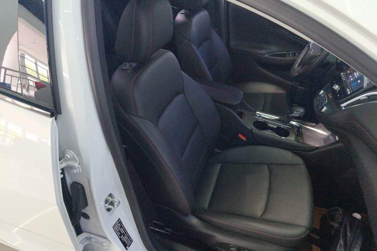 Used Chevrolet Malibu XL 2022 Redline 550T Automatic Sport Edition Right Front Seat