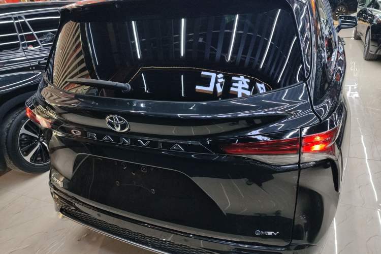 Used Toyota Granvia 2024 2.5L Hybrid Prestige PLUS Edition