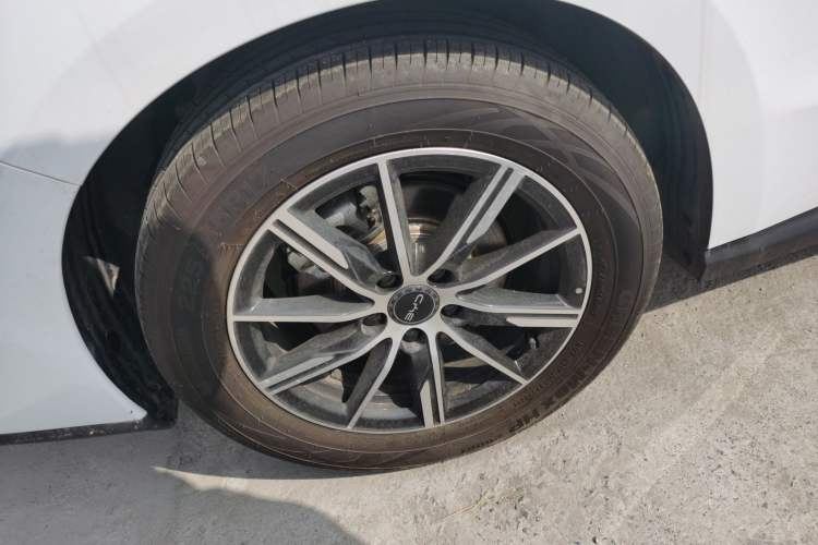 Used BYD Seal 06 New Energy 2025 DM-i Smart Drive 120KM Deluxe Model Right Rear Wheel Hub
