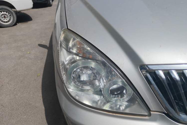 Used Buick GL8 2013 2.4L Comfort Edition Right Front Headlight