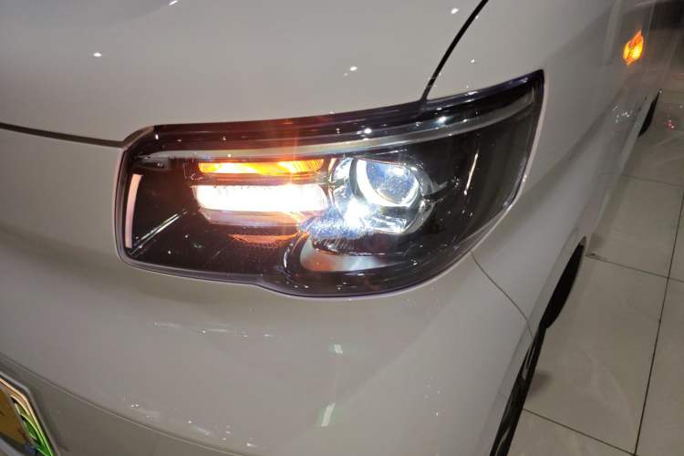 Used Wuling Zhiguang New Energy 2025 Model 305km Ambitious Edition