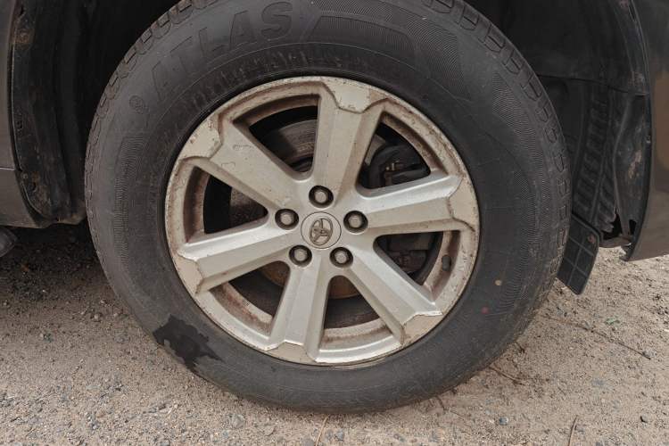 Used Toyota Highlander 2009 2.7L 2WD 5-Seater Elite Edition Right Front Wheel Hub