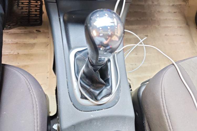 Used Dongfeng Shuaike 2014 1.6L Manual Comfort 7-Seater China V Standard