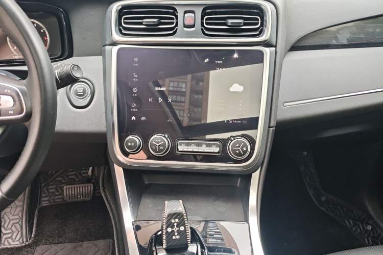 Used Lynk & Co 01 2019 2.0T Two-Wheel Drive Zhaopu Version China VI Standard Audio And AC Panel