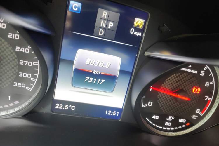 Used Mercedes-Benz GLC AMG 2018 AMG GLC 63 4MATIC+ Odometer Close Up