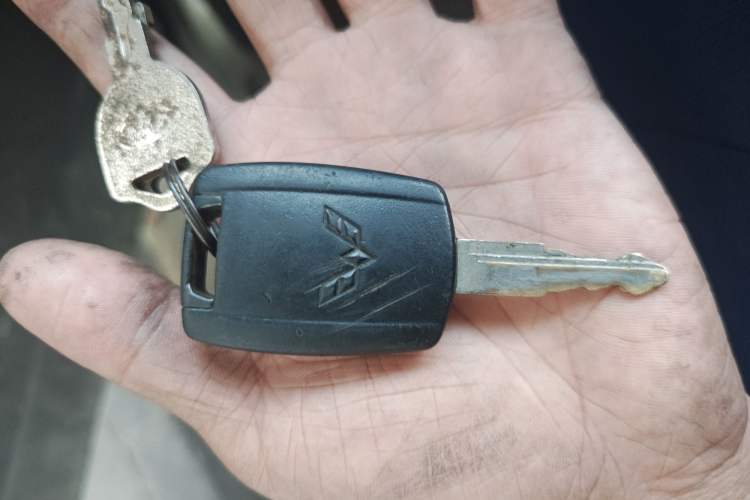 Used Wuling Rongguang V 2016 1.5L Practical Version Non-Power-Assisted