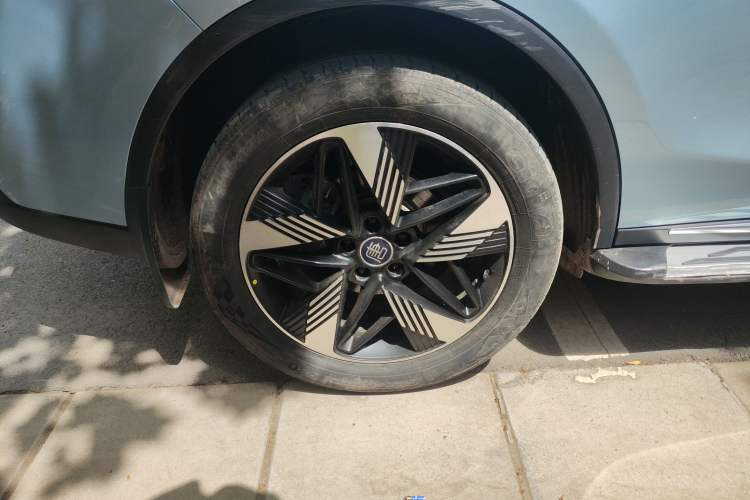 Used BYD Tang New Energy 2023 DM-i Champion Edition 112KM Prestige Model Right Rear Wheel Hub