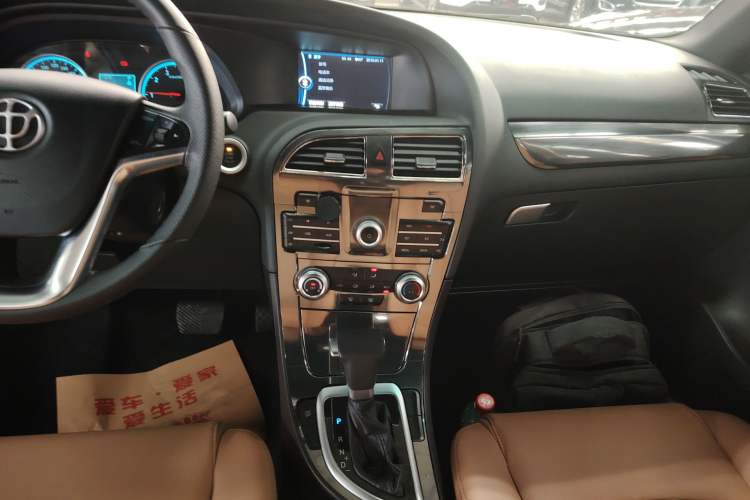 Used Brilliance V5 2016 1.5T Automatic Two-Wheel Drive Smart Version