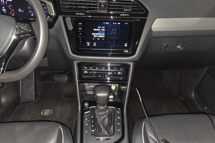 Used Volkswagen Tiguan L New Energy 2020 430 PHEV Plug-in Hybrid Flagship Edition Audio And AC Panel