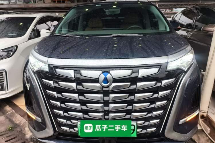 Used Denza D9 2022 DM-i 1040 Prestige Model
