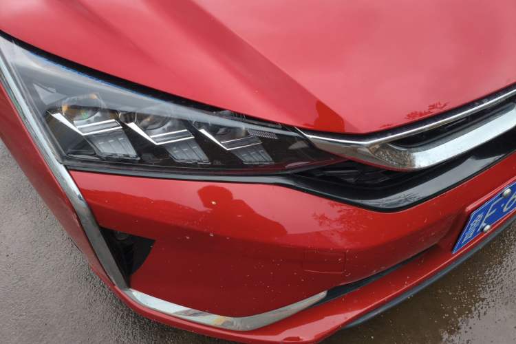 Used Dongfeng Aeolus Yixuan 2020 230T Automatic Cool Edition Right Front Headlight