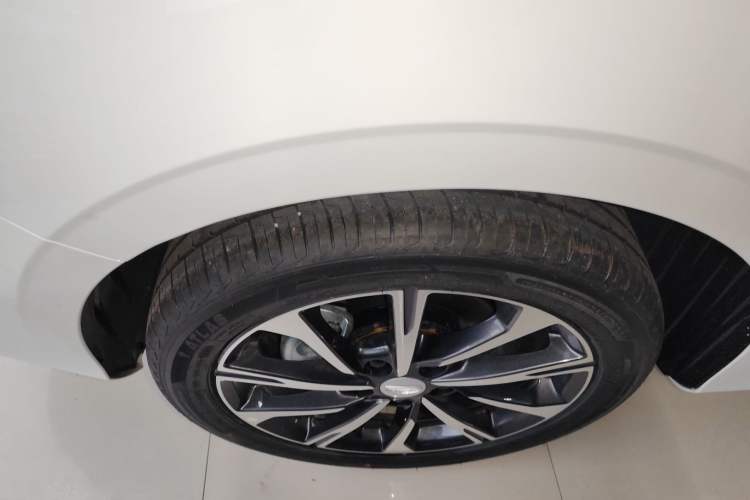 Used Geely Auto Emgrand 2026 Model 4th Generation 4 Millionth Anniversary Edition 1.5L CVT Feiyue Edition
