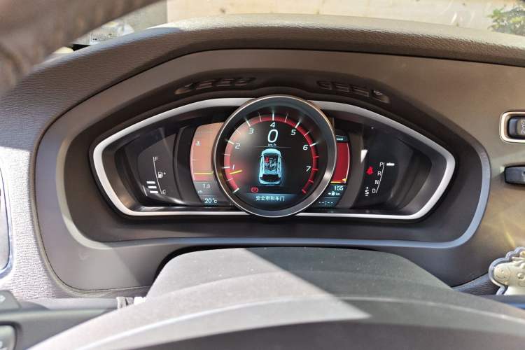 Used Volvo V40 2014 Cross Country T5 AWD Smart Luxury Edition Instrument Cluster