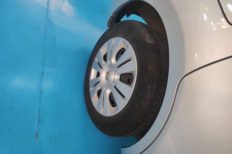 Used Nissan Livina 2015 1.6XE Manual Comfort Edition Exterior 8