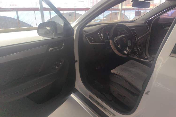 Used Roewe RX5 2016 30T Two-Wheel Drive Automatic Internet Smart Edition Driver Seat