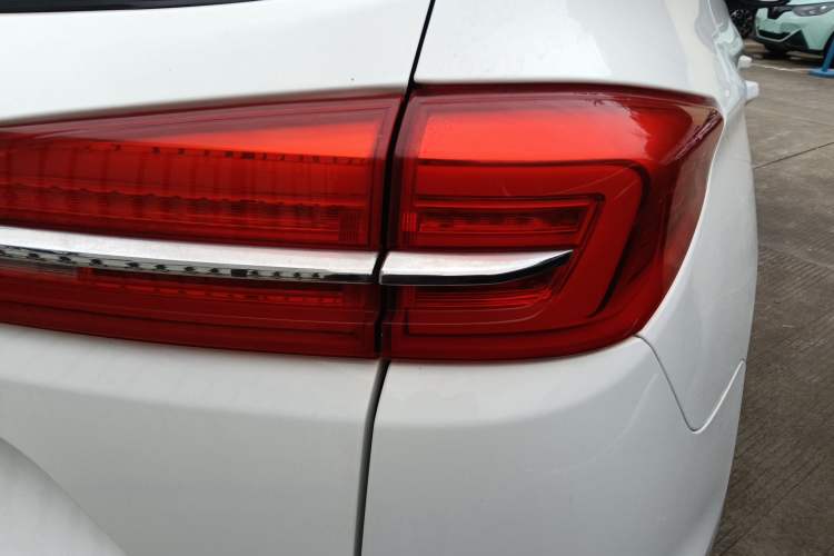 Used BYD Song 2020 Classic Edition 1.5T Manual Luxury Model
