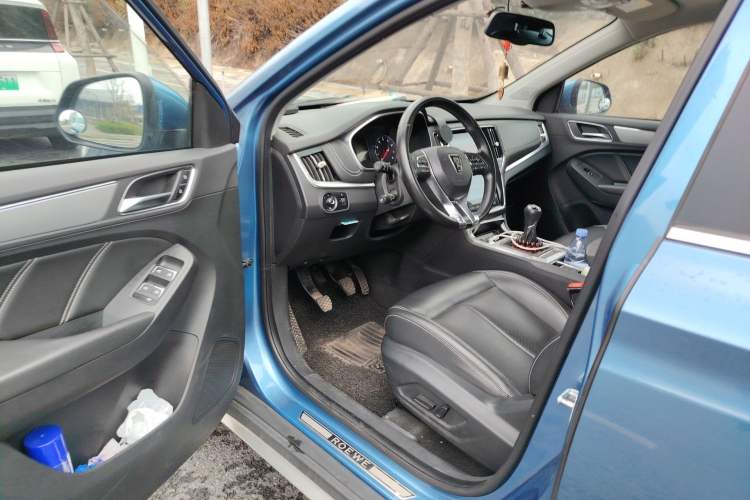 Used Roewe RX5 2018 20T Two-Wheel Drive Manual Internet Elite Edition