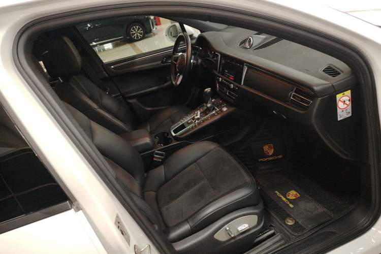 Used Porsche Macan 2021 Macan 2.0T

