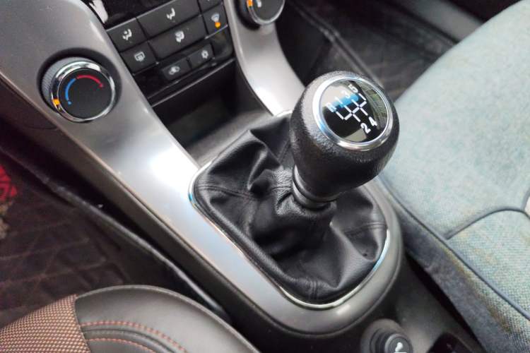 Used Chevrolet Cruze 2013 Hatchback 1.6L Manual Luxury Model
