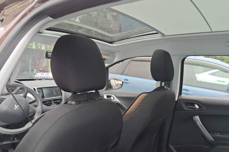 Used Peugeot 2008 2014 1.6L Manual Fashion Edition Headliner