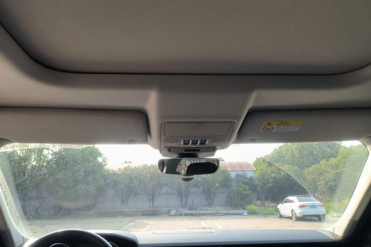 Used Land Rover Discovery 2019 3.0 SC V6 SE Headliner