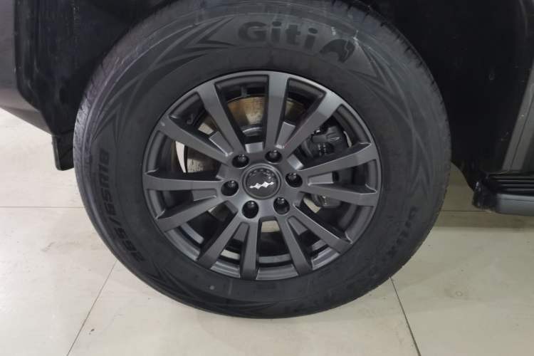 Used Formula Leopard Leopard 5 2023 Explore Edition