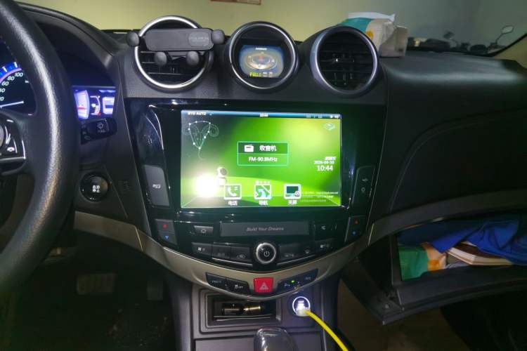 Used BYD S7 2015 2.0T Upgraded Automatic Luxury Version Audio And AC Panel