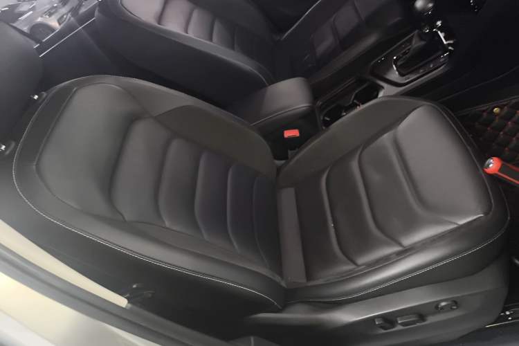 Used Volkswagen Tiguan L 2021 330TSI Automatic Two-Wheel Drive R-Line Enhanced Edition
